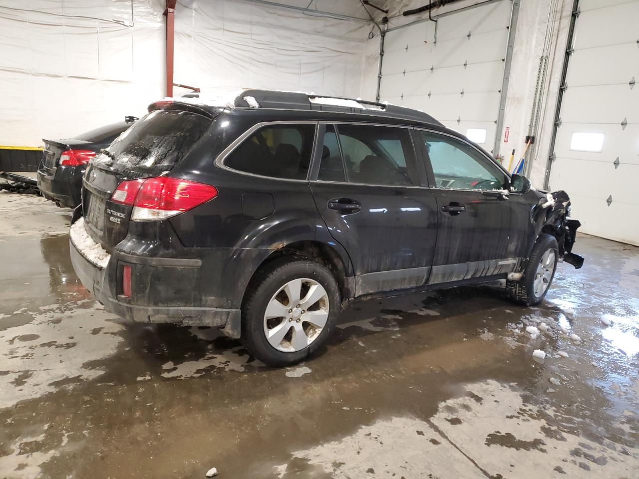 2010 Subaru Outback - Image 3