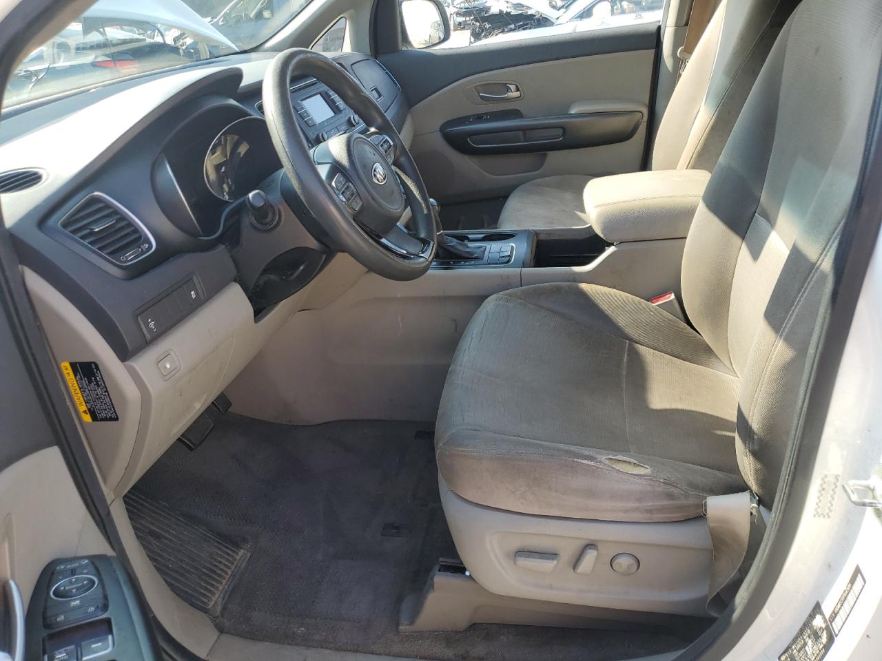 2015 Kia Sedona - Image 7