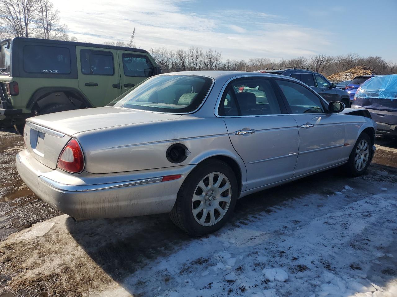 2004 Jaguar XJ - Image 3