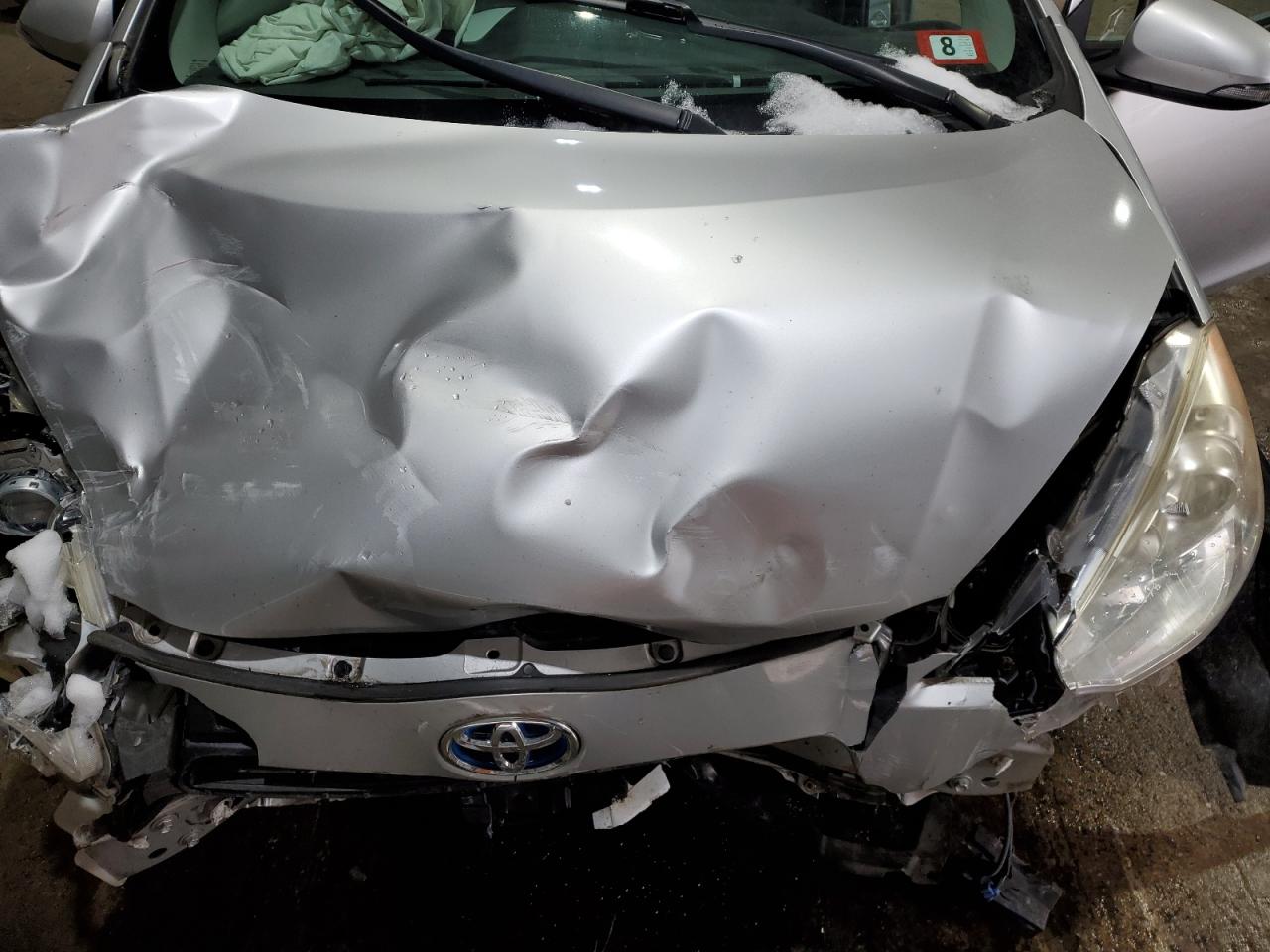 2012 Toyota Prius - Image 12