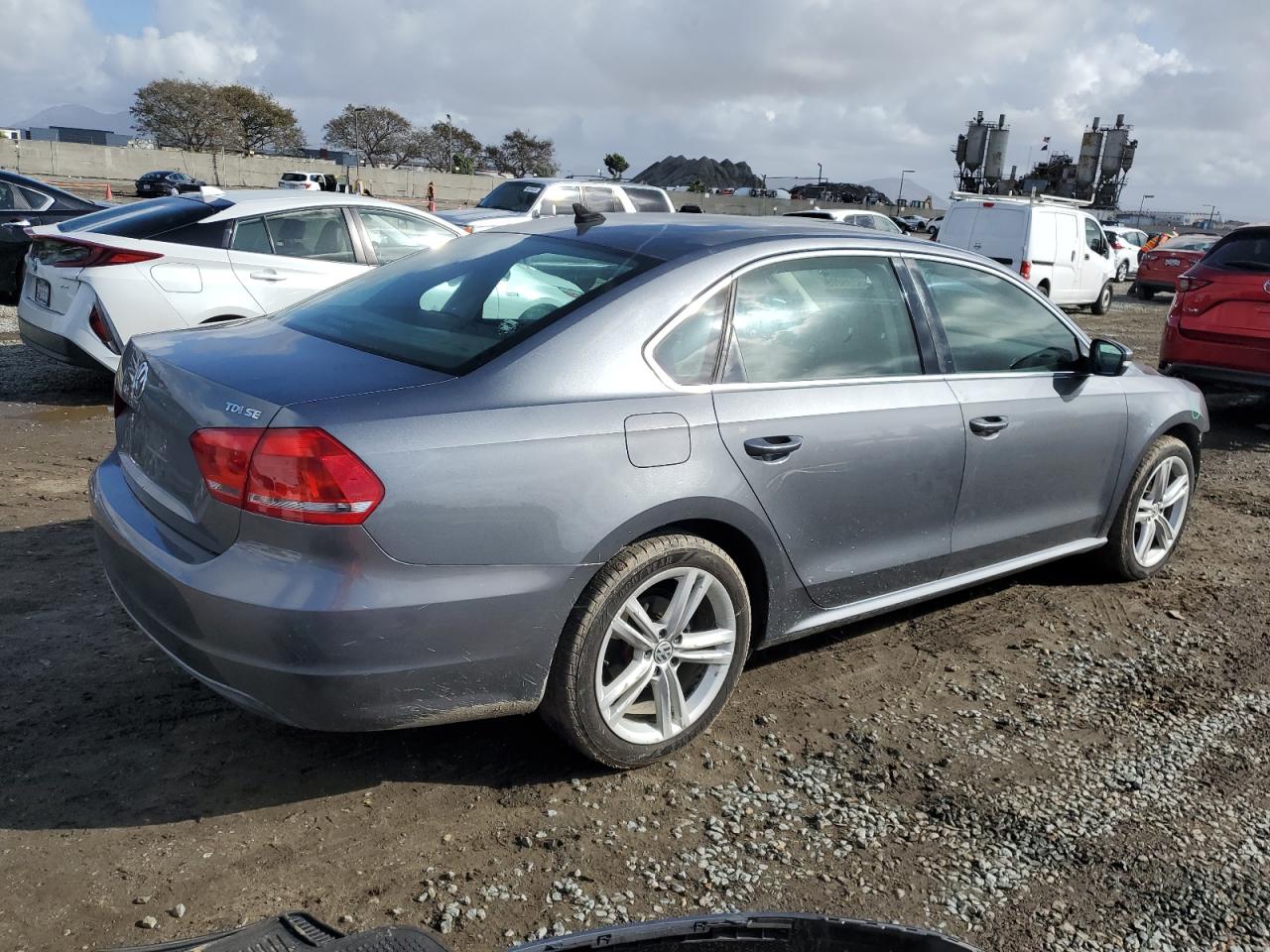 2014 Volkswagen Passat - Image 3