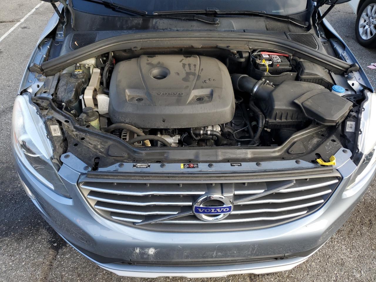 2017 Volvo XC60 - Image 11