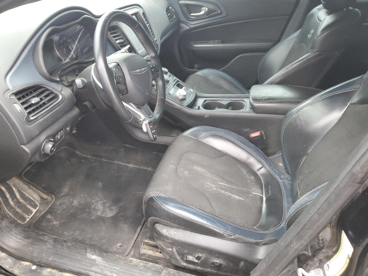 2016 Chrysler 200 - Image 7