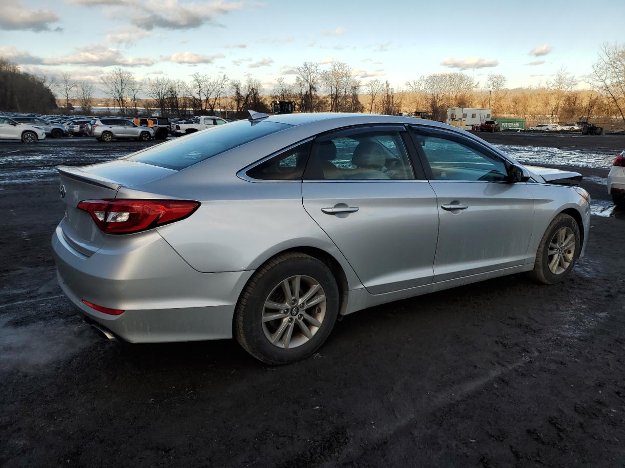 2016 Hyundai Sonata - Image 3