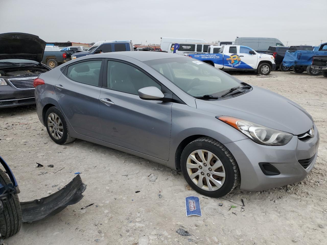 2012 Hyundai Elantra - Image 4