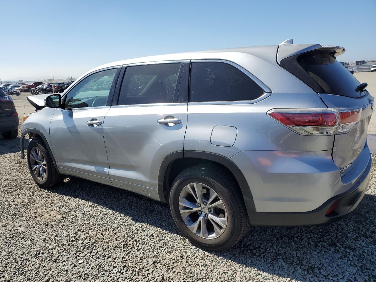 2015 Toyota Highlander - Image 2