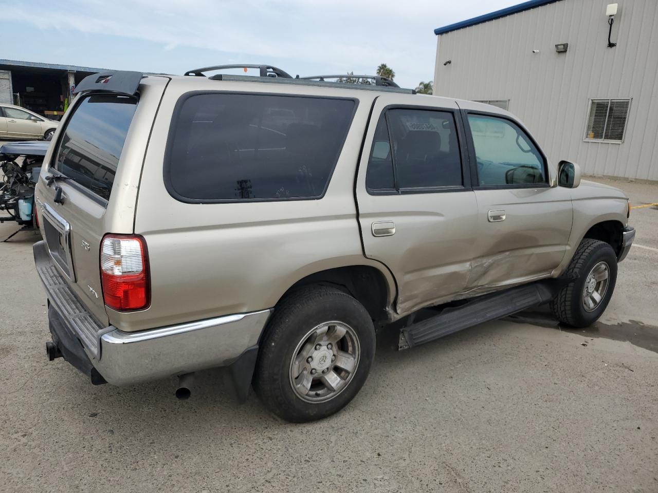 2002 Toyota 4Runner - Image 3
