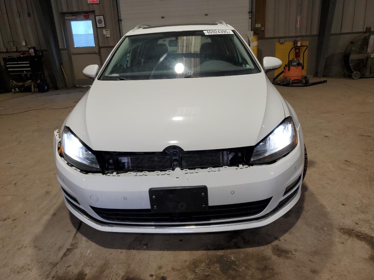 2015 Volkswagen Golf - Image 5