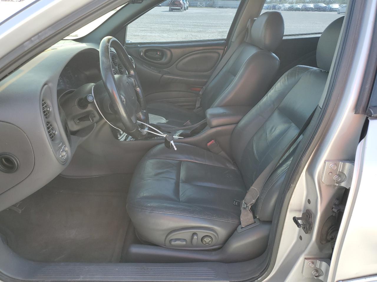 2003 Pontiac Bonneville - Image 7