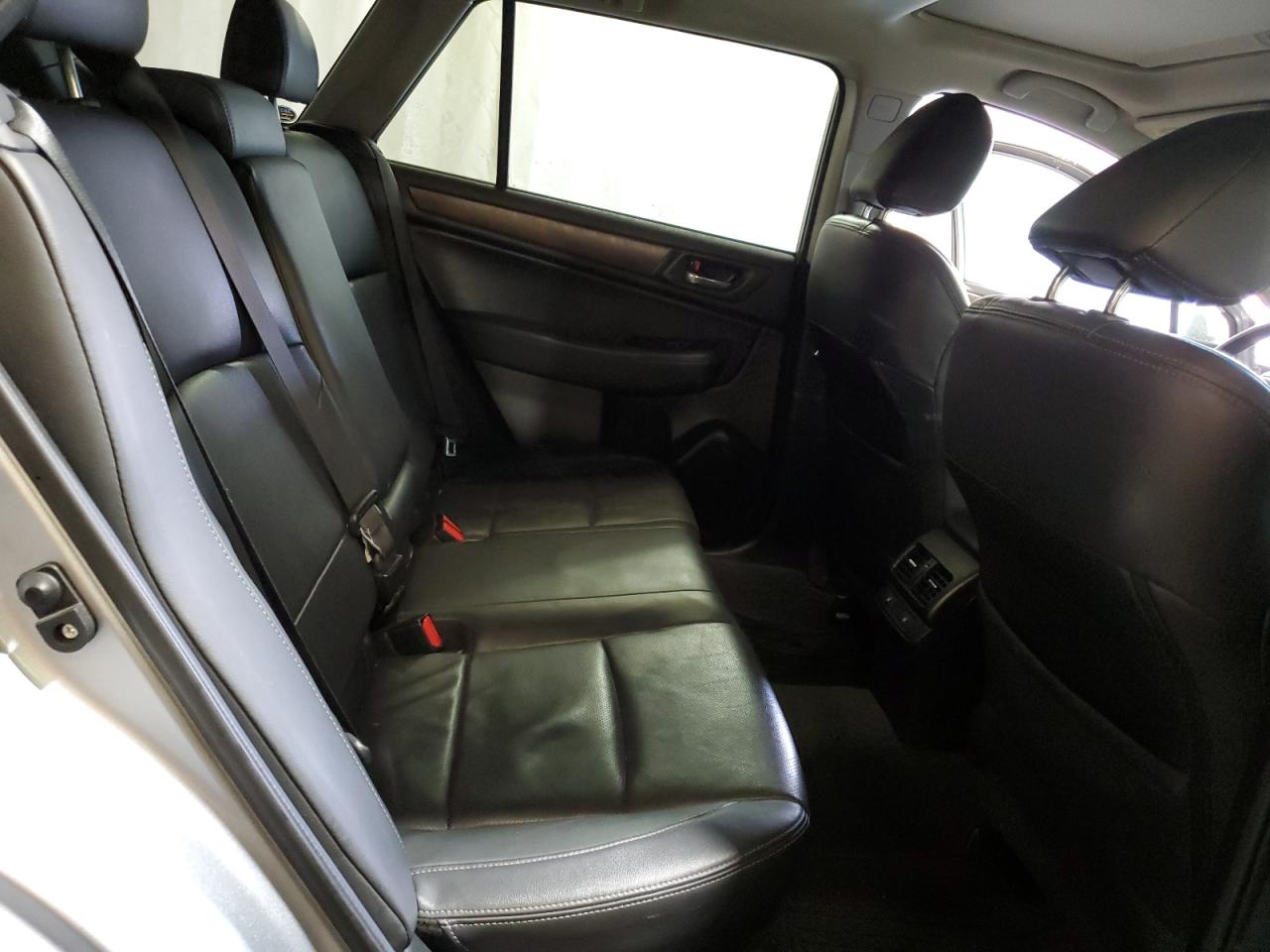 2015 Subaru Outback - Image 11