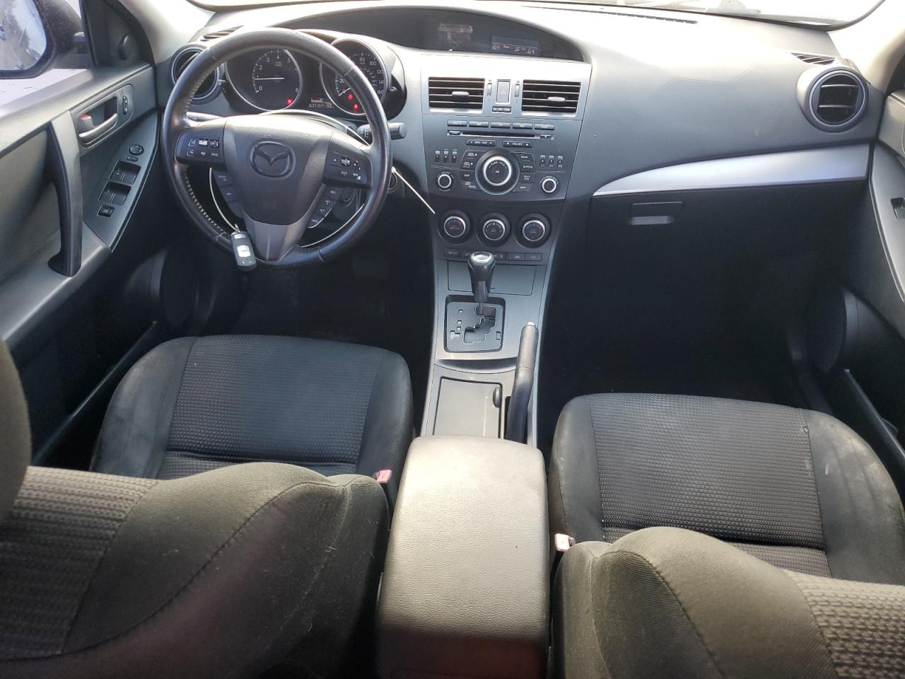 2013 Mazda 3 - Image 8