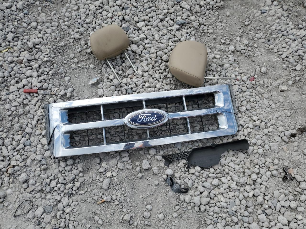 2010 Ford Escape - Image 12