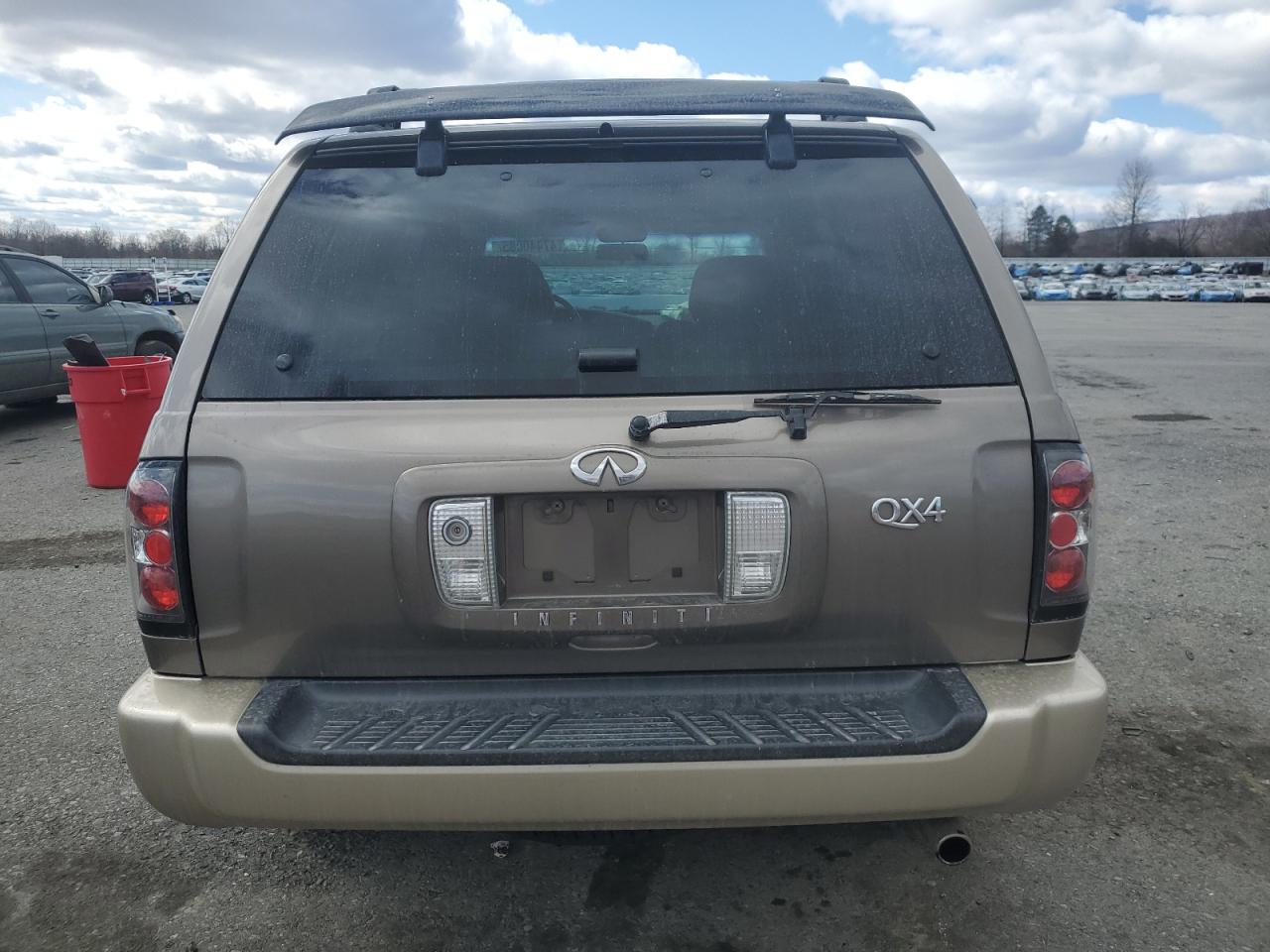 2001 Infiniti QX4 - Image 6
