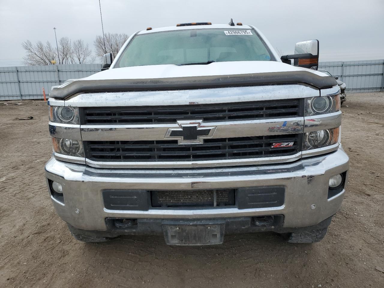 2016 Chevrolet Silverado - Image 5