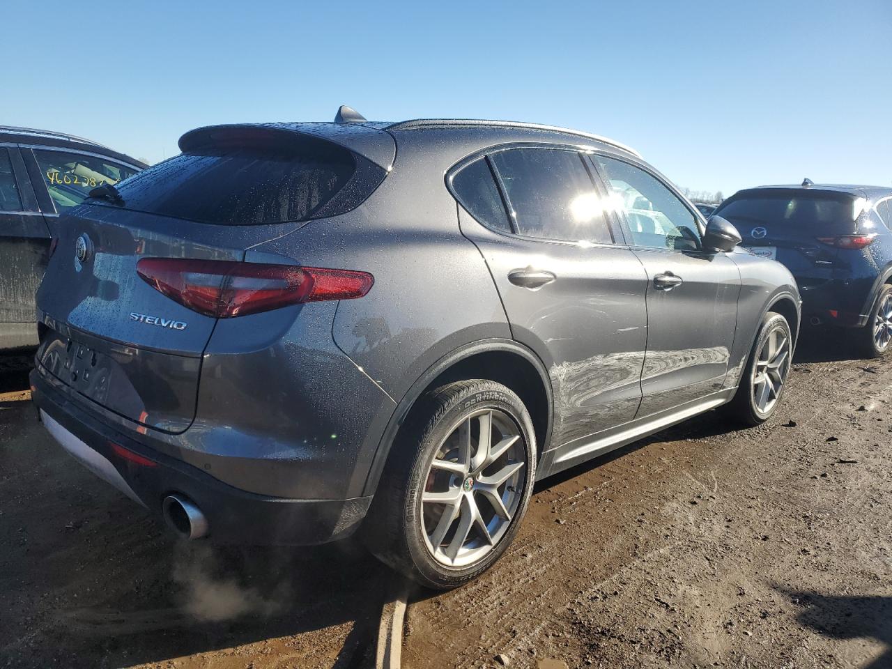 2018 Alfa Romeo Stelvio - Image 3