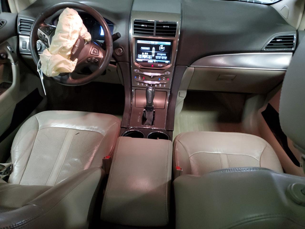 2013 Lincoln MKX - Image 8