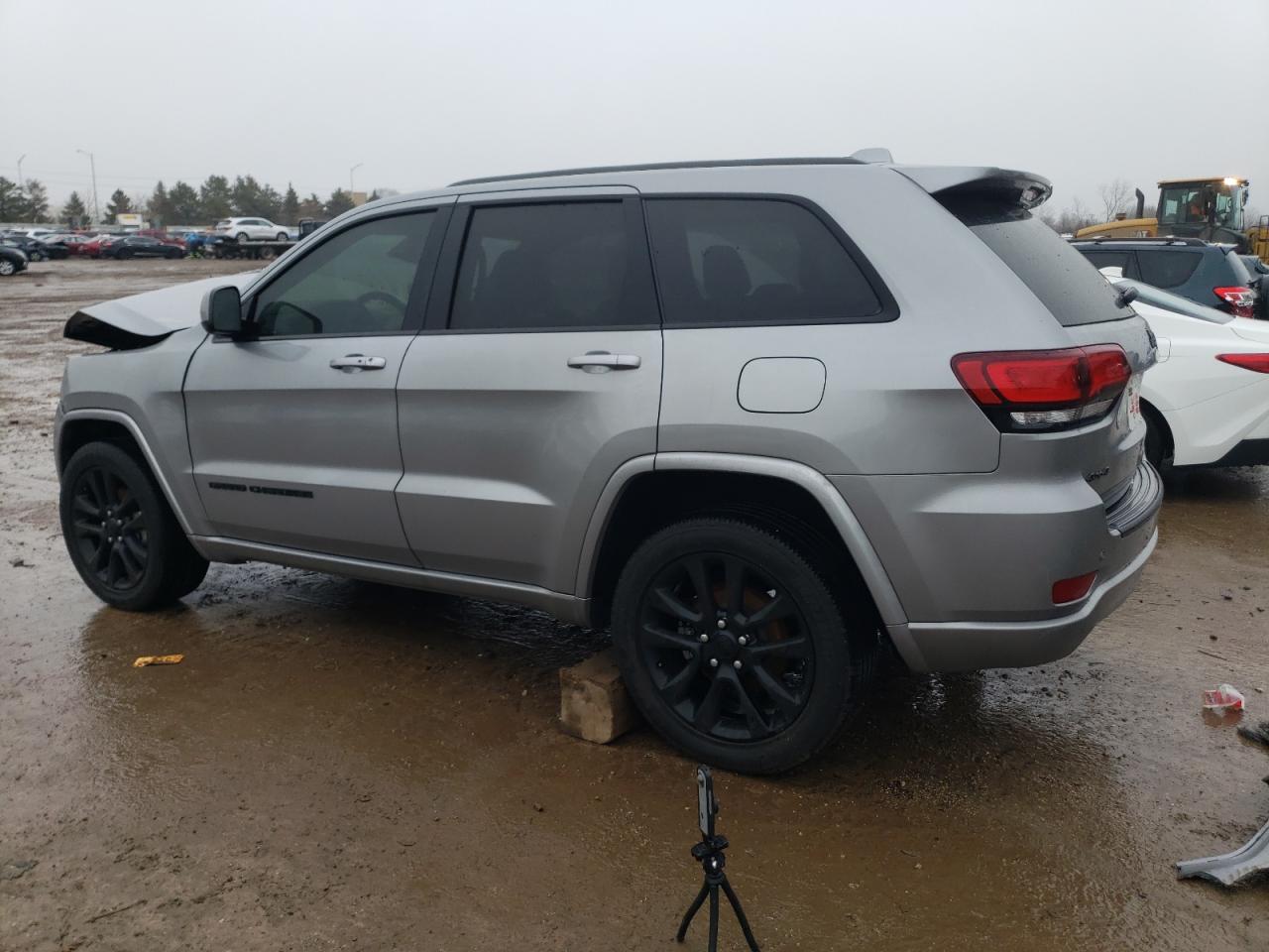 2020 Jeep Grand Cherokee - Image 2