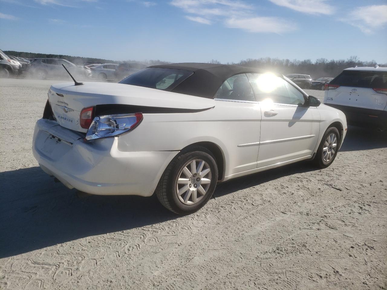2010 Chrysler Sebring - Image 3