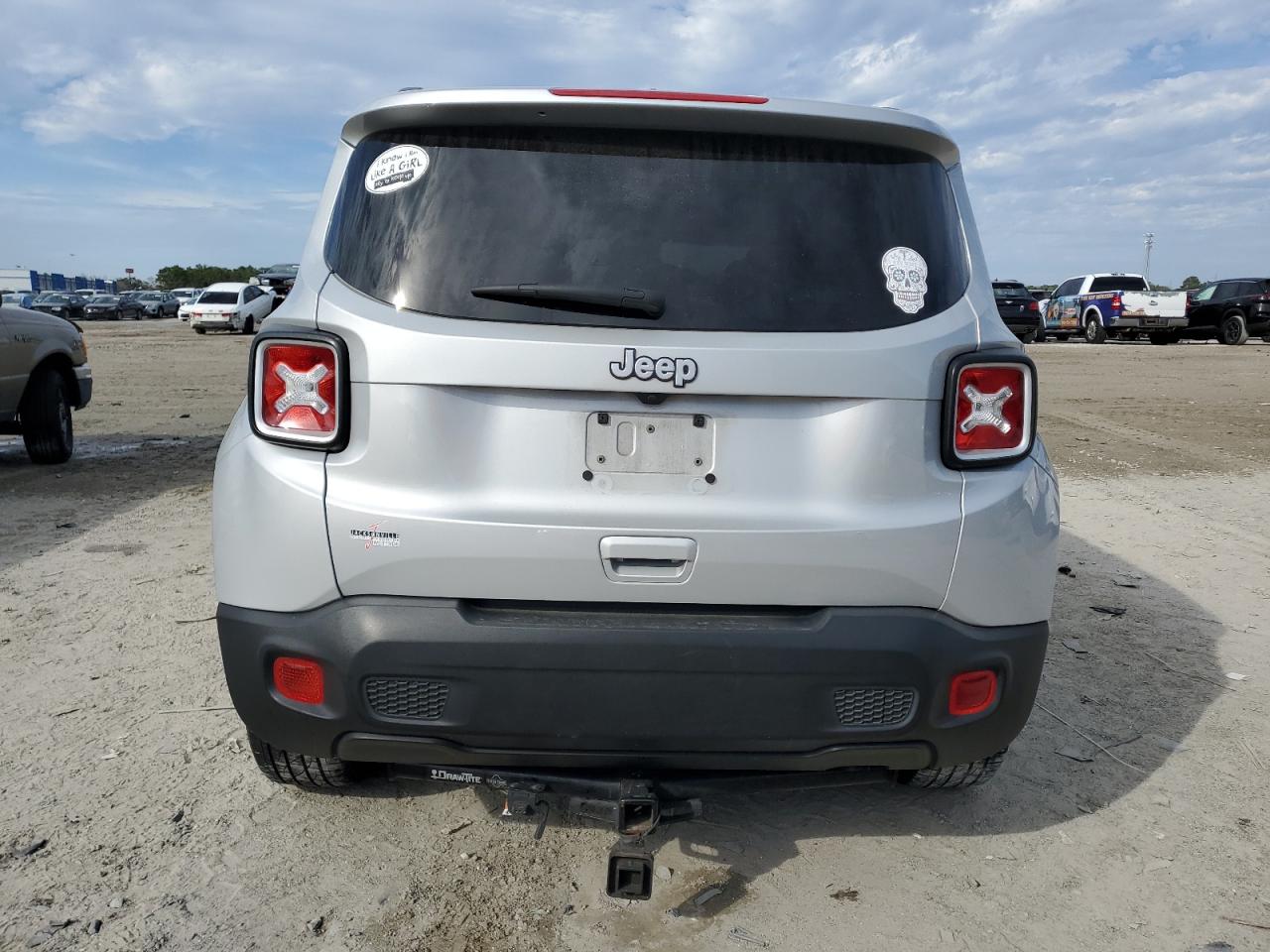 2021 Jeep Renegade - Image 6