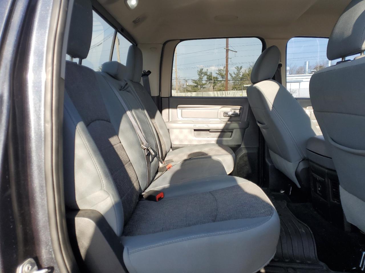 2016 RAM 1500 - Image 10