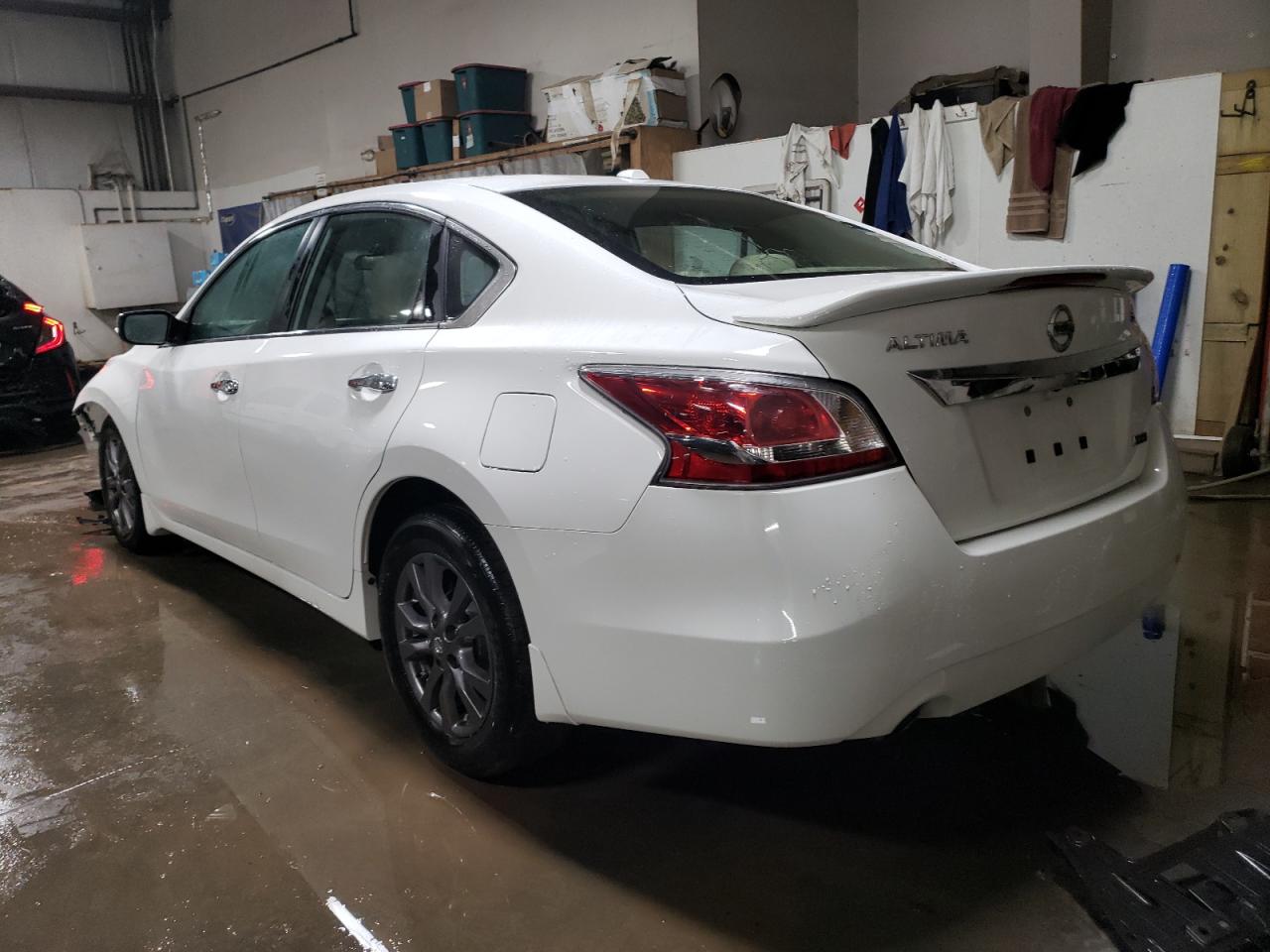 2015 Nissan Altima - Image 2