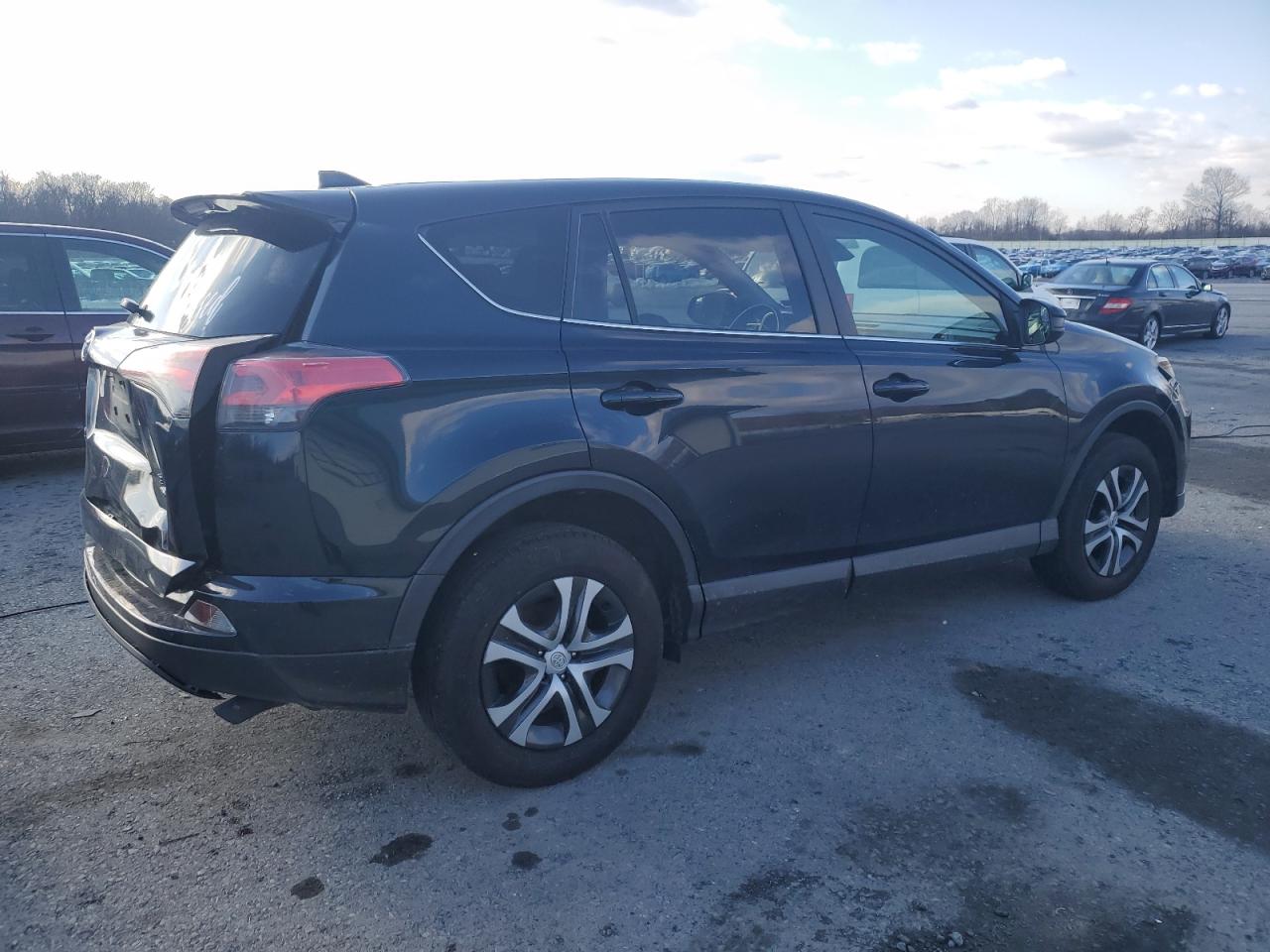 2018 Toyota RAV 4 - Image 3