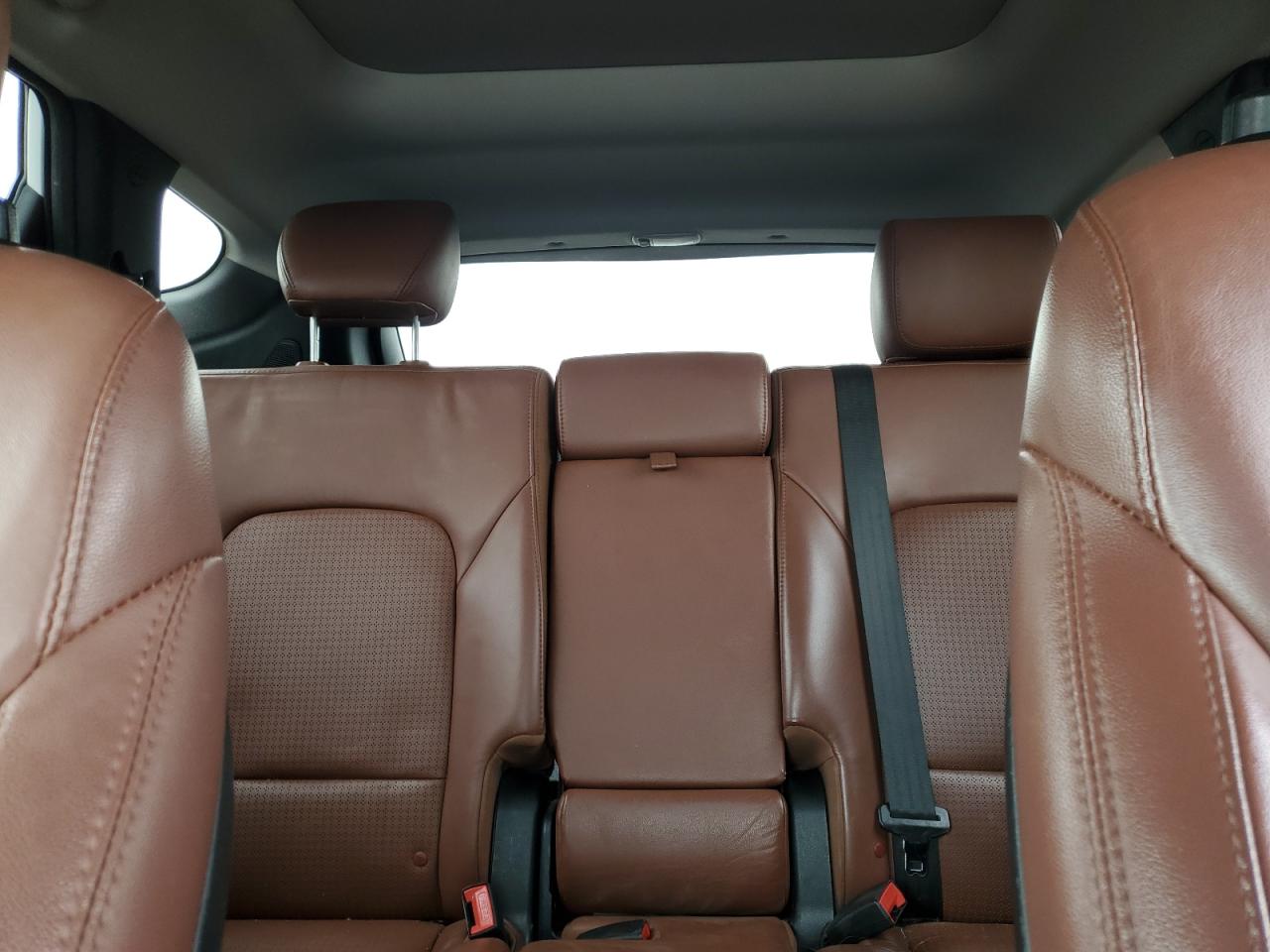 2014 Hyundai Santa Fe - Image 10