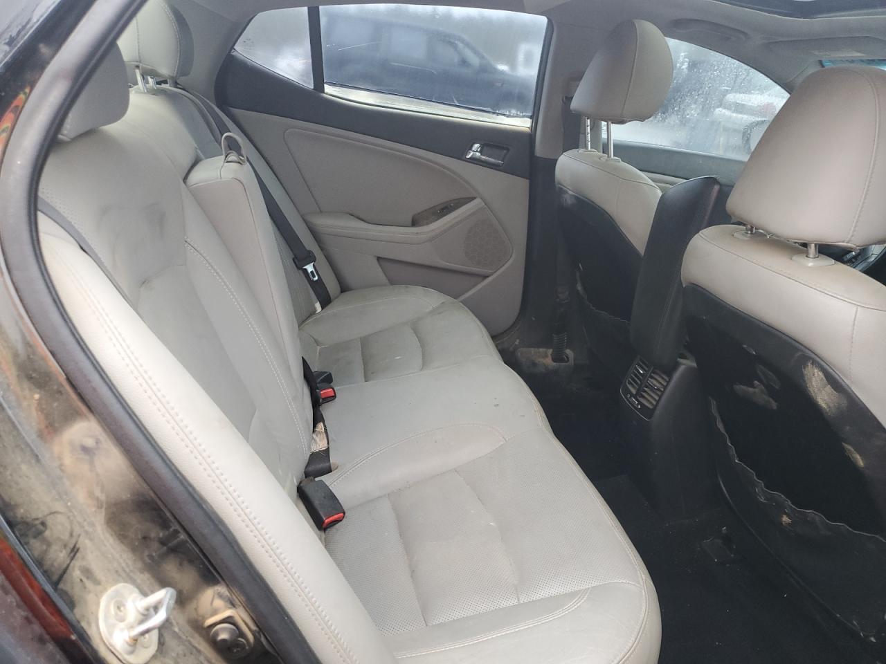 2012 Kia Optima - Image 10