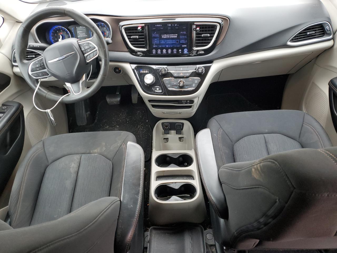 2017 Chrysler Pacifica - Image 8