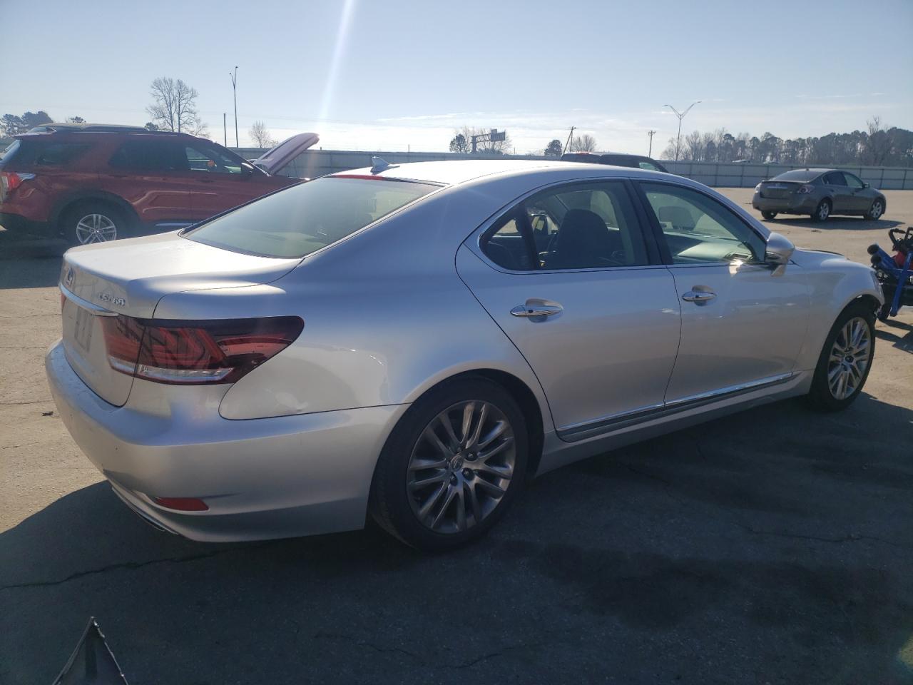 2013 Lexus LS - Image 3