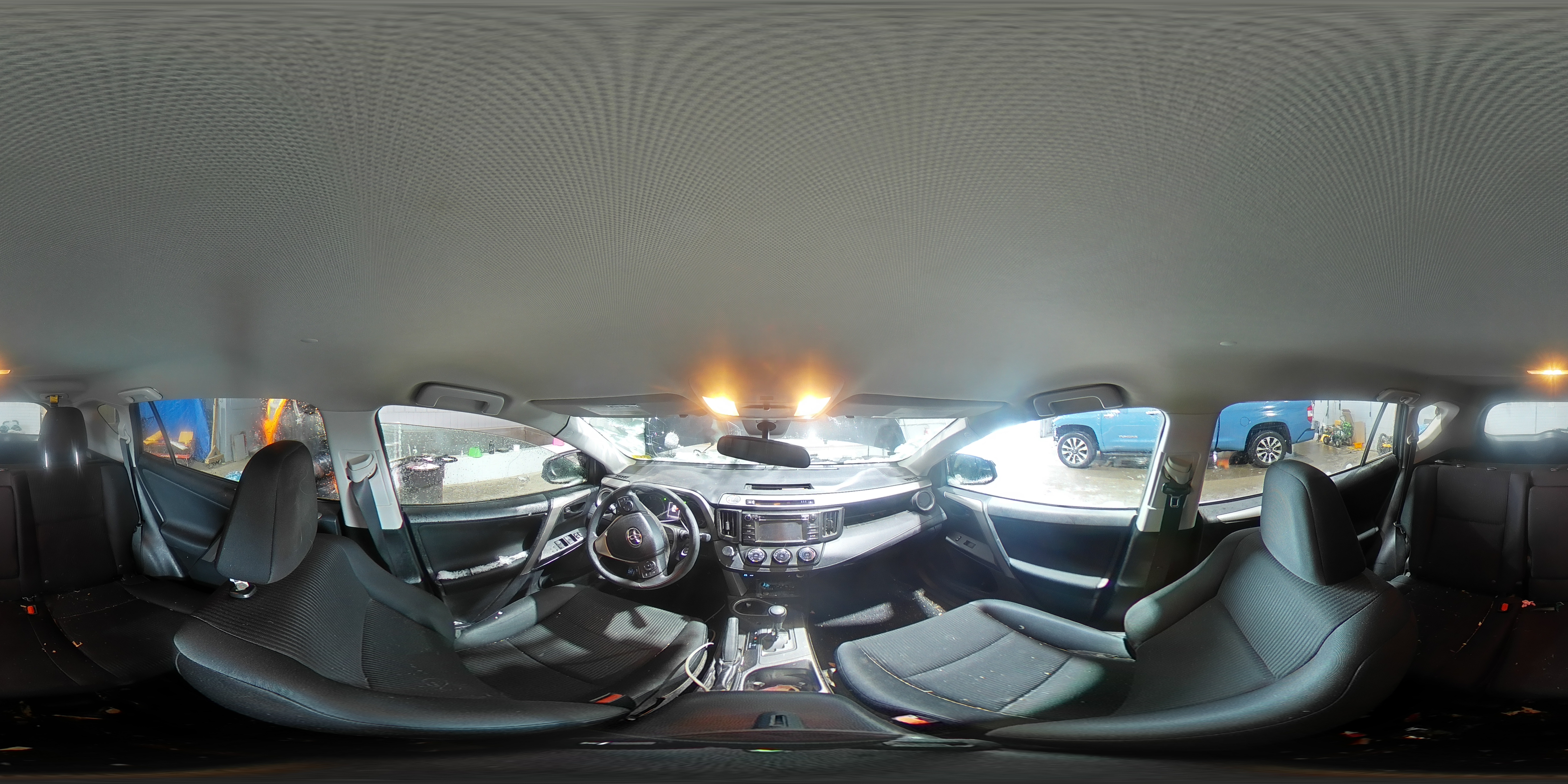 2017 Toyota RAV 4 - Image 13