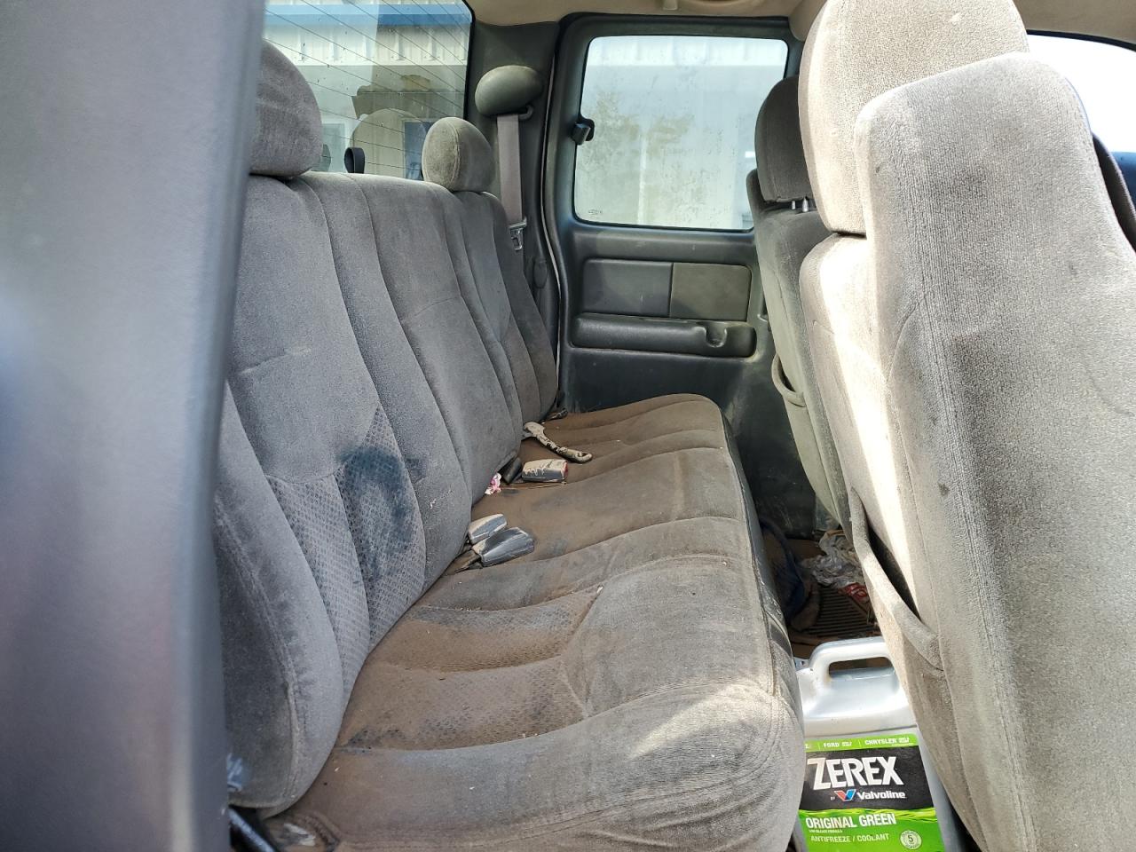 2004 Chevrolet Silverado - Image 10