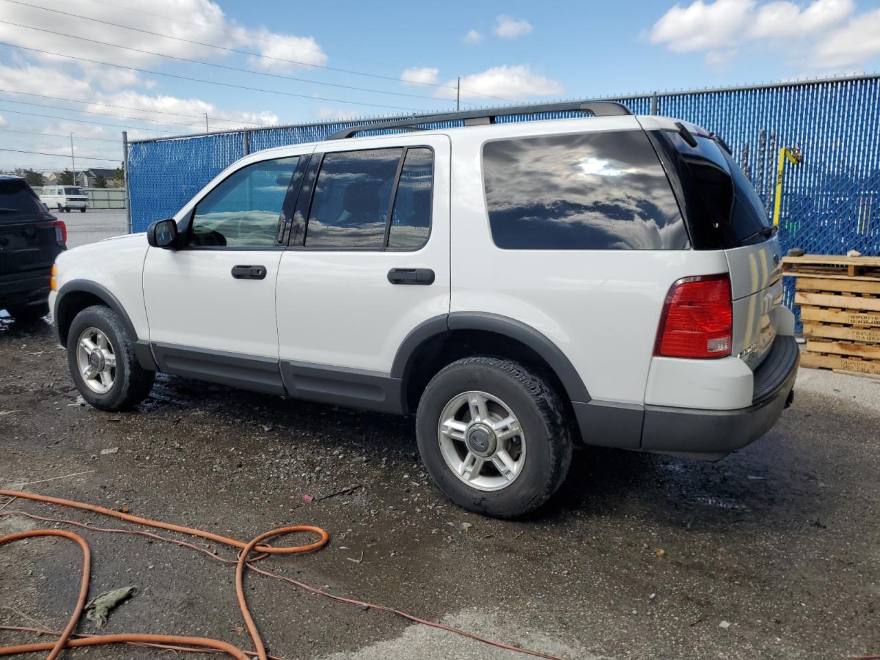 2003 Ford Explorer - Image 2