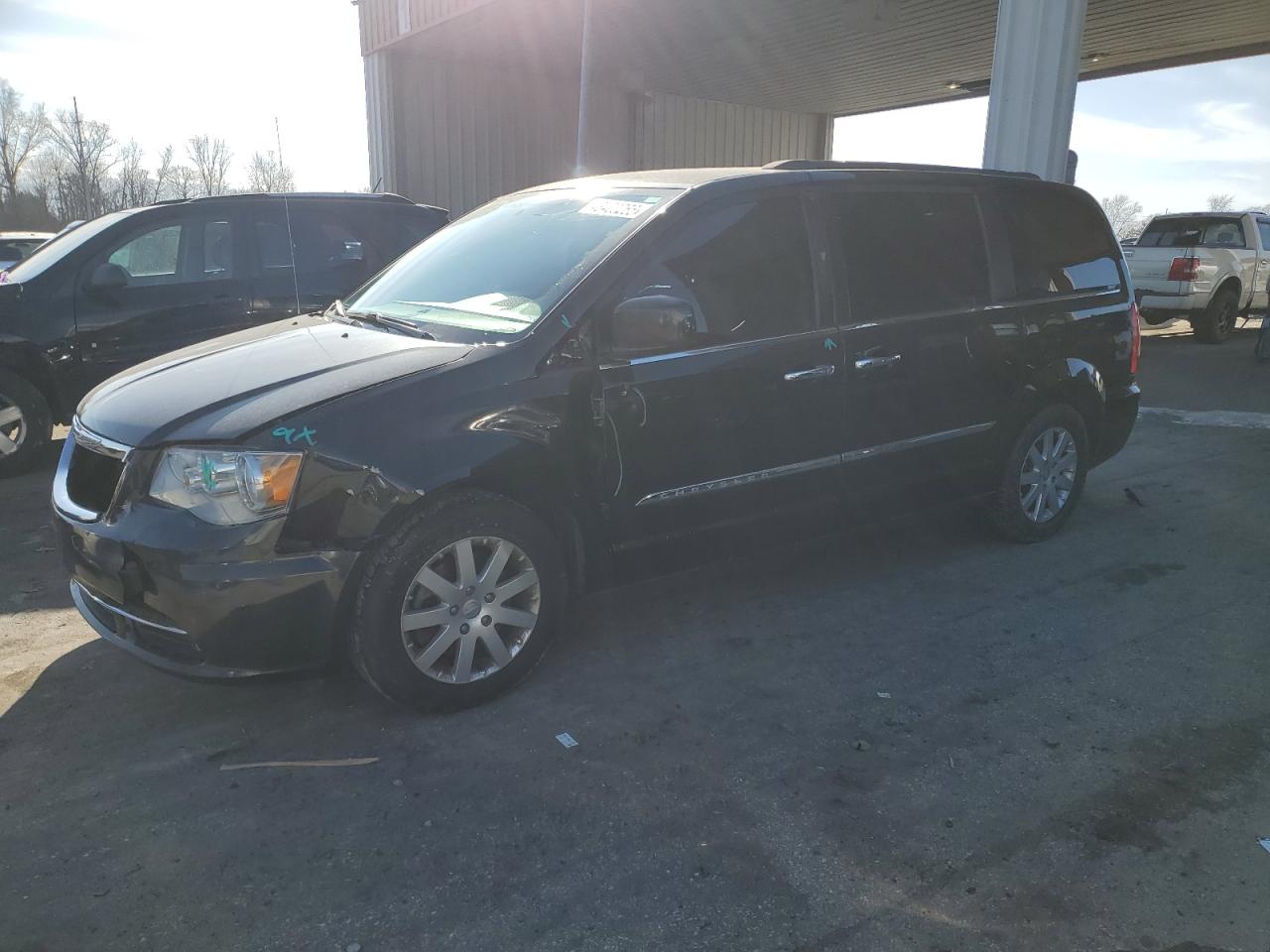 2015 Chrysler Town & Country - Image 1