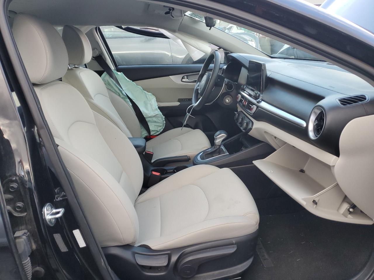 2022 Kia Forte - Image 7