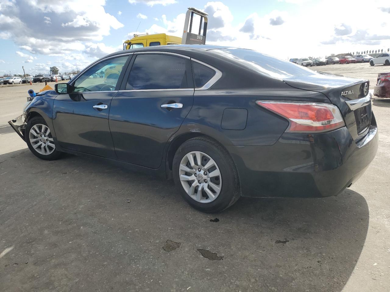 2015 Nissan Altima - Image 2