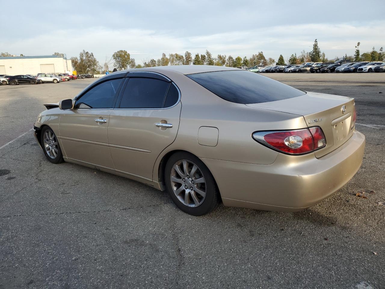 2003 Lexus ES - Image 2