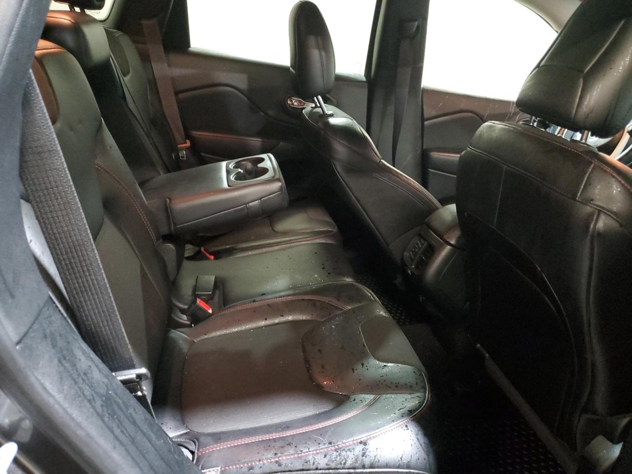 2015 Jeep Cherokee - Image 12