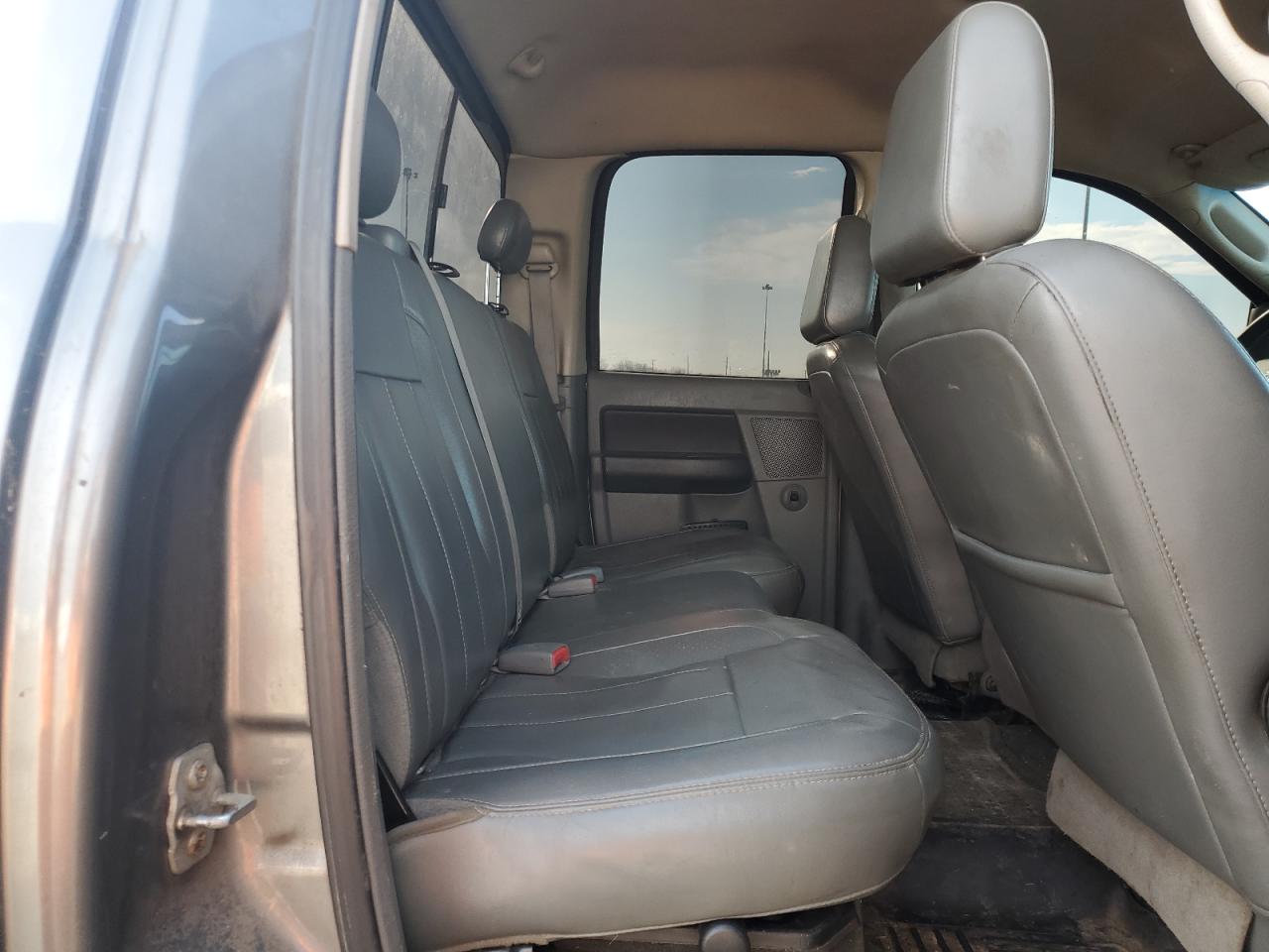 2007 Dodge RAM - Image 10