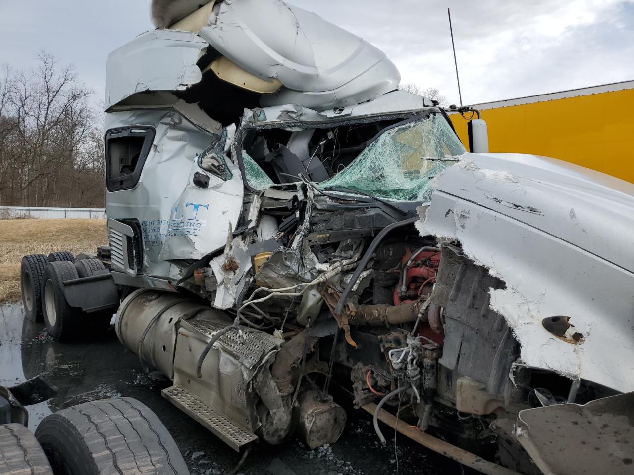 2015 International Prostar Semi Truck VIN: 3HSDJAPR0FN664265 Lot: 46298505