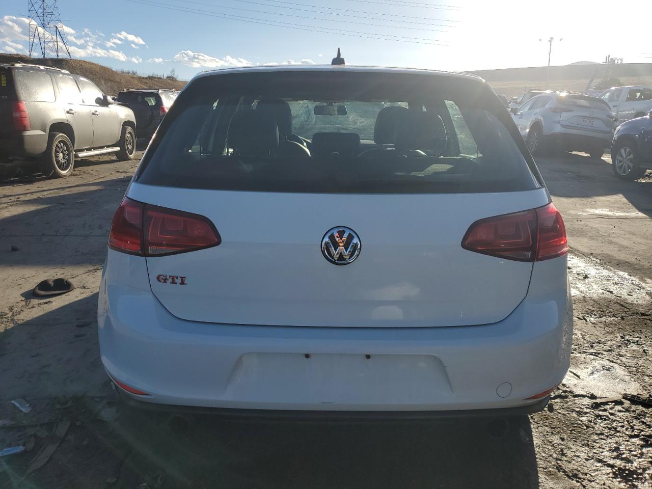 2016 Volkswagen GTI - Image 6