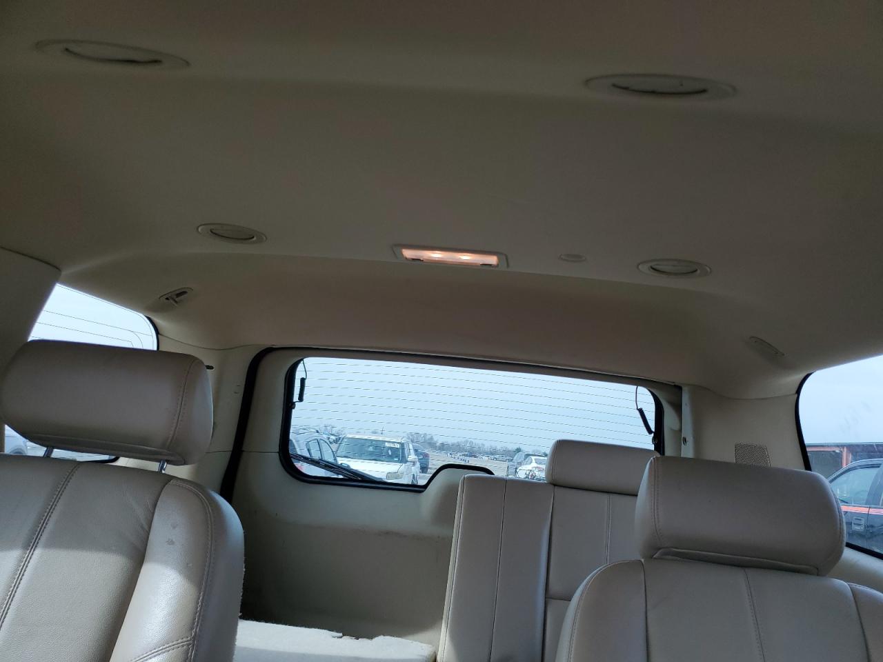 2008 Chevrolet Tahoe - Image 10