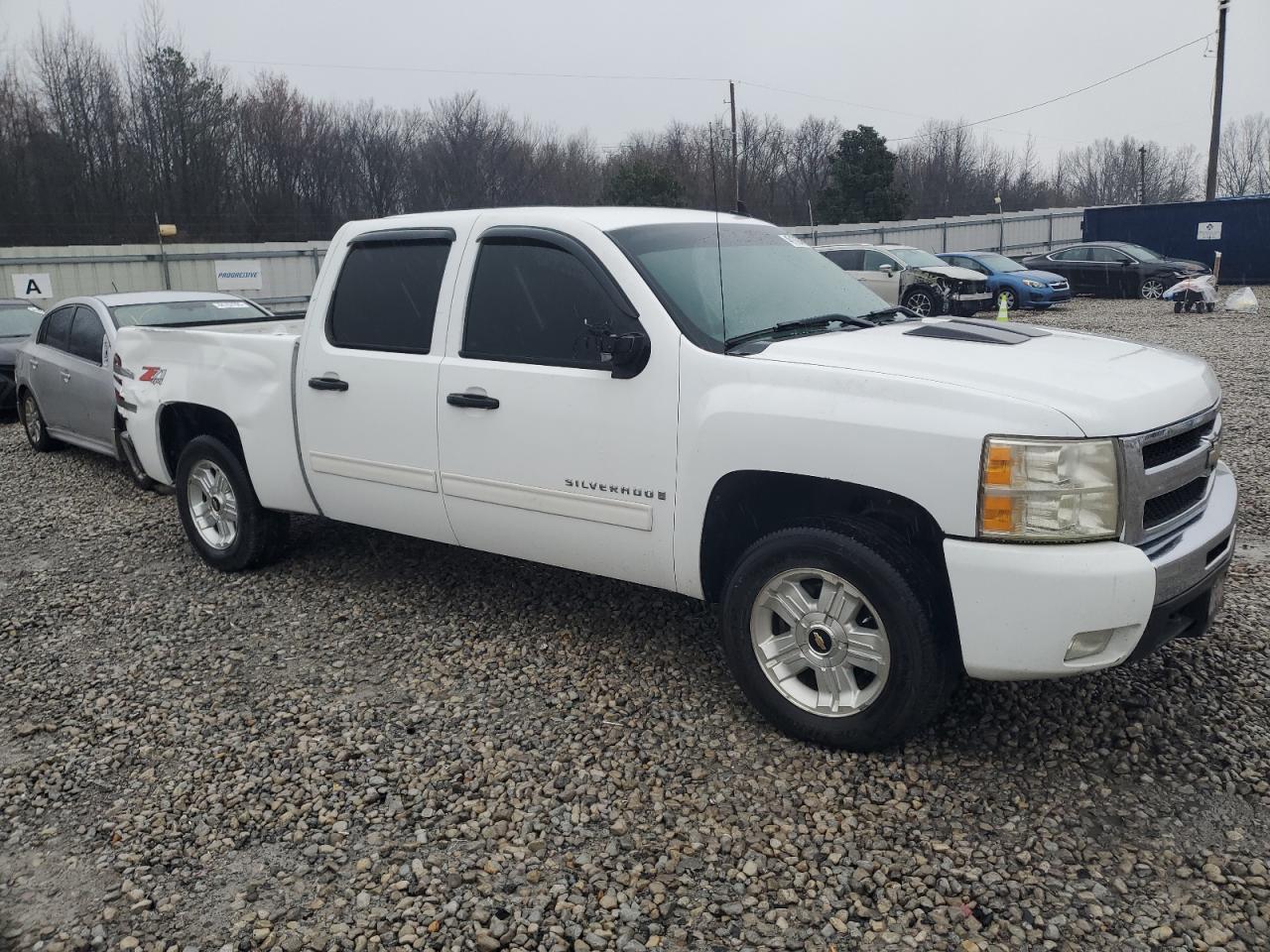 2009 Chevrolet Silverado - Image 4