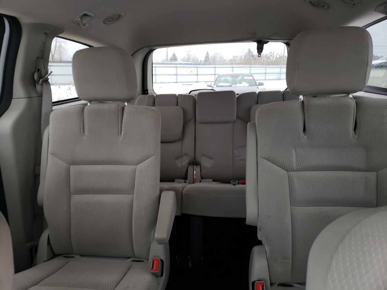 2016 Dodge Caravan - Image 10