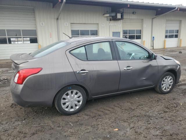  NISSAN VERSA 2015 Сірий