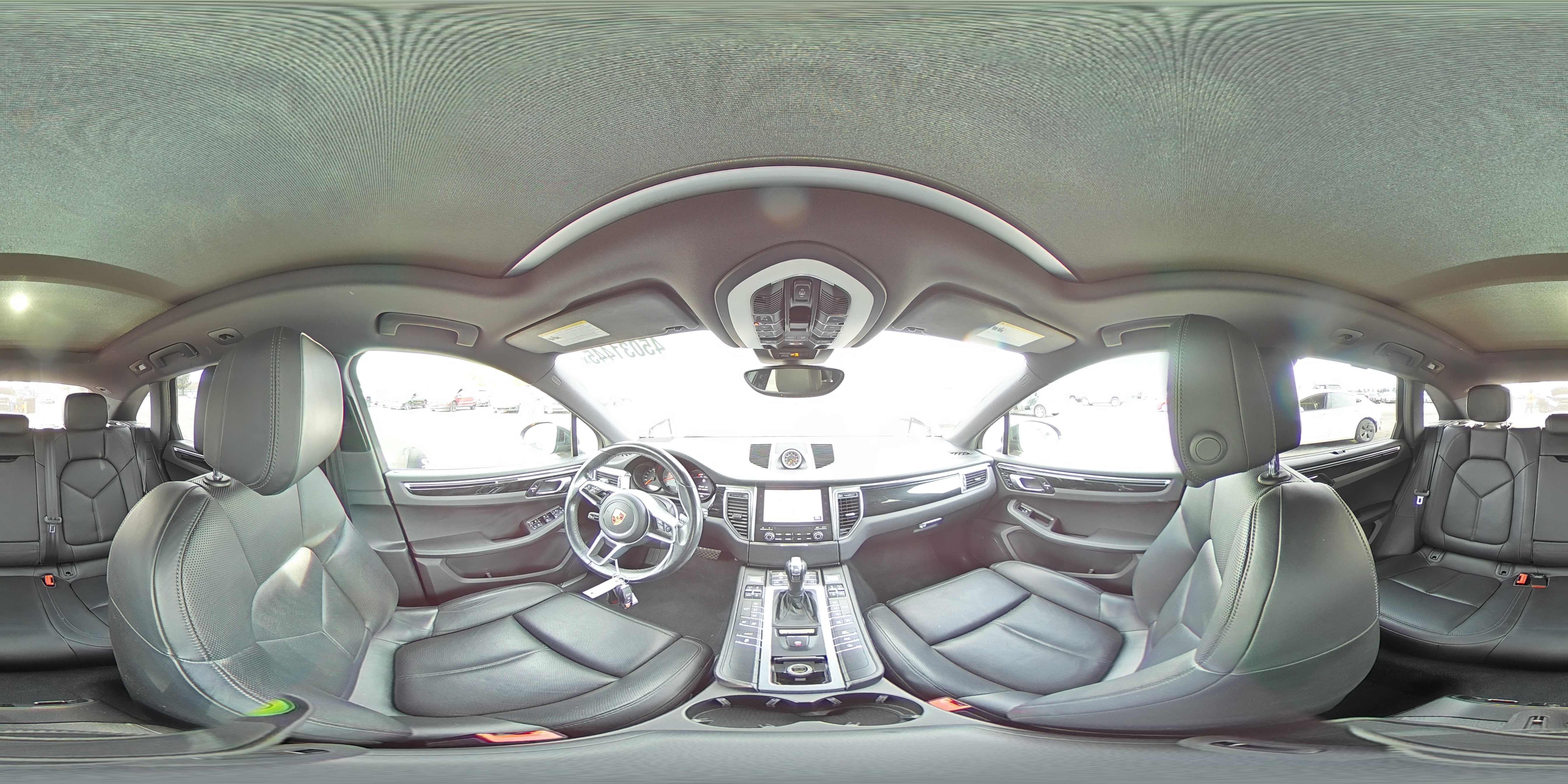 2018 Porsche Macan - Image 13