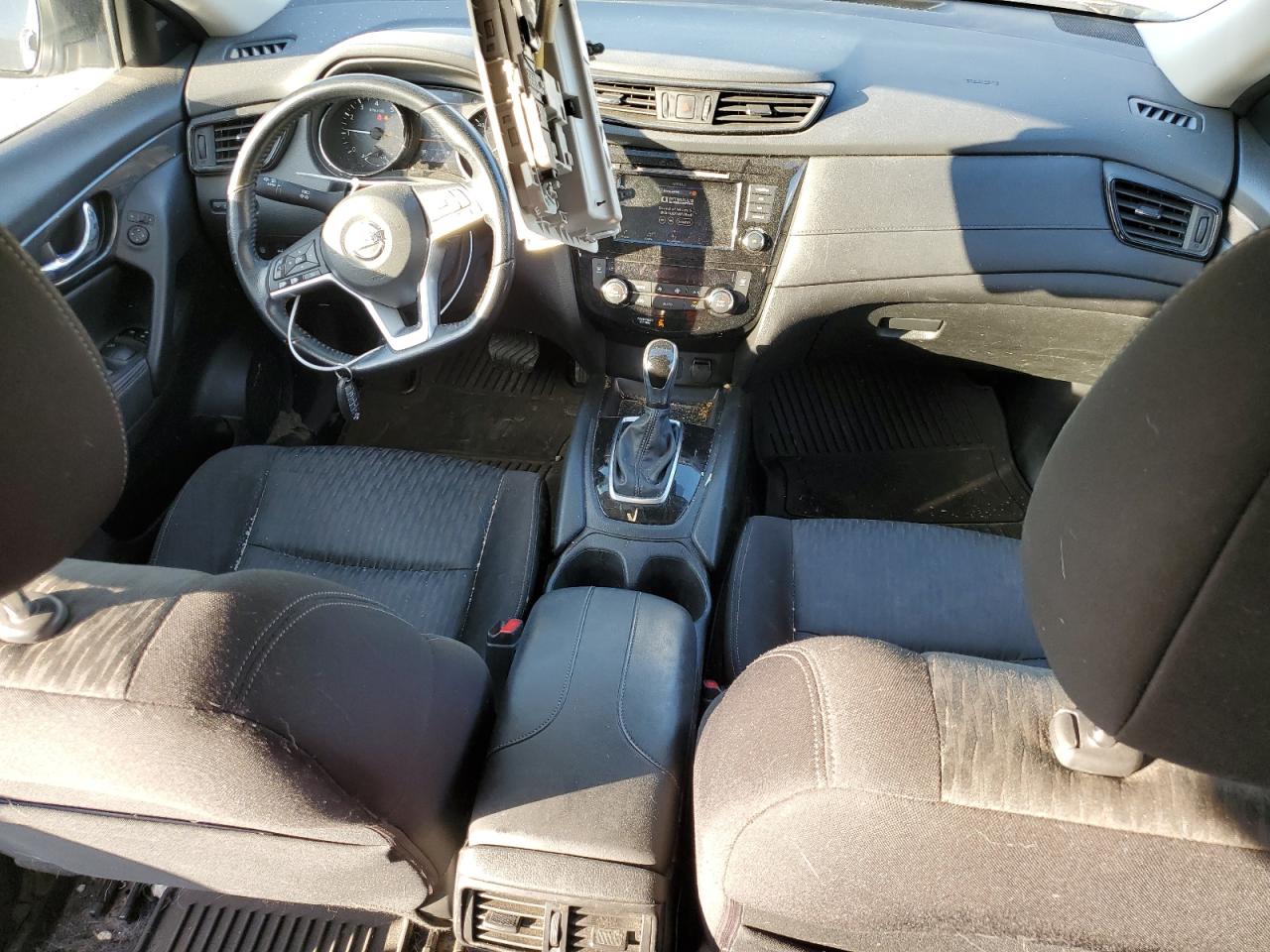 2020 Nissan Rogue - Image 8