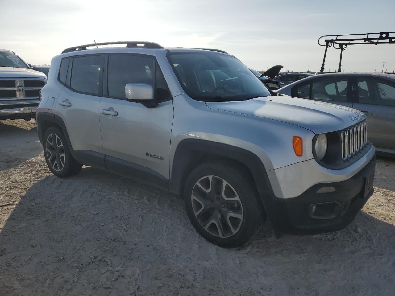 2015 Jeep Renegade - Image 4