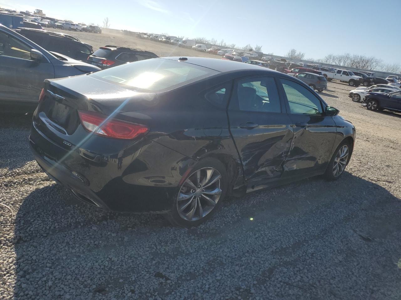2016 Chrysler 200 - Image 3