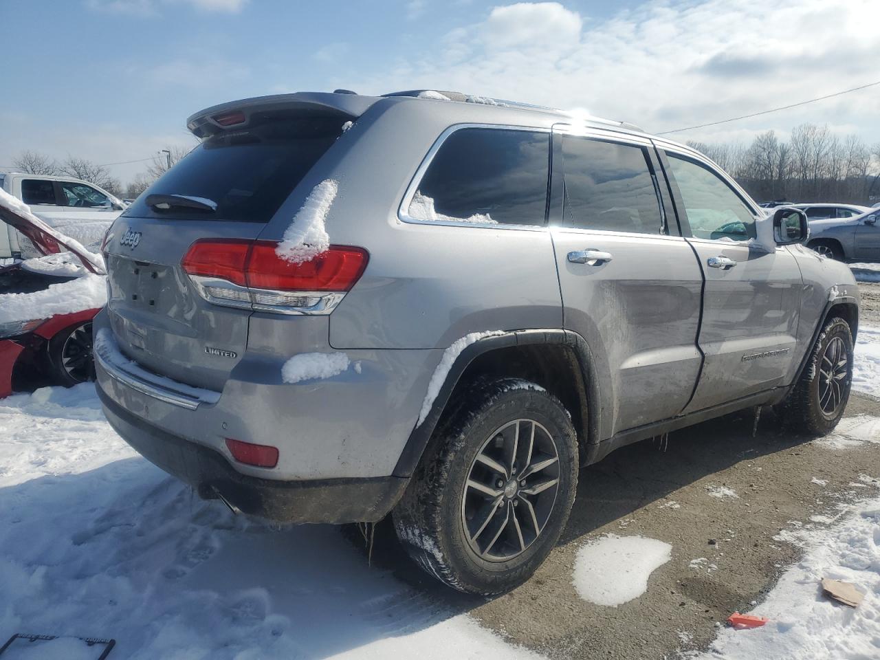 2017 Jeep Grand Cherokee - Image 3